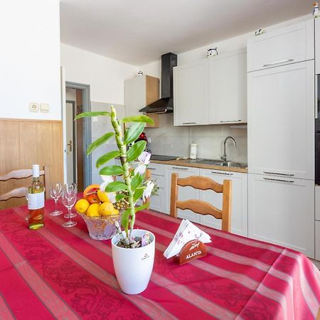 Apartment Mira "Pet Friendly" Crikvenica Kültér fotó