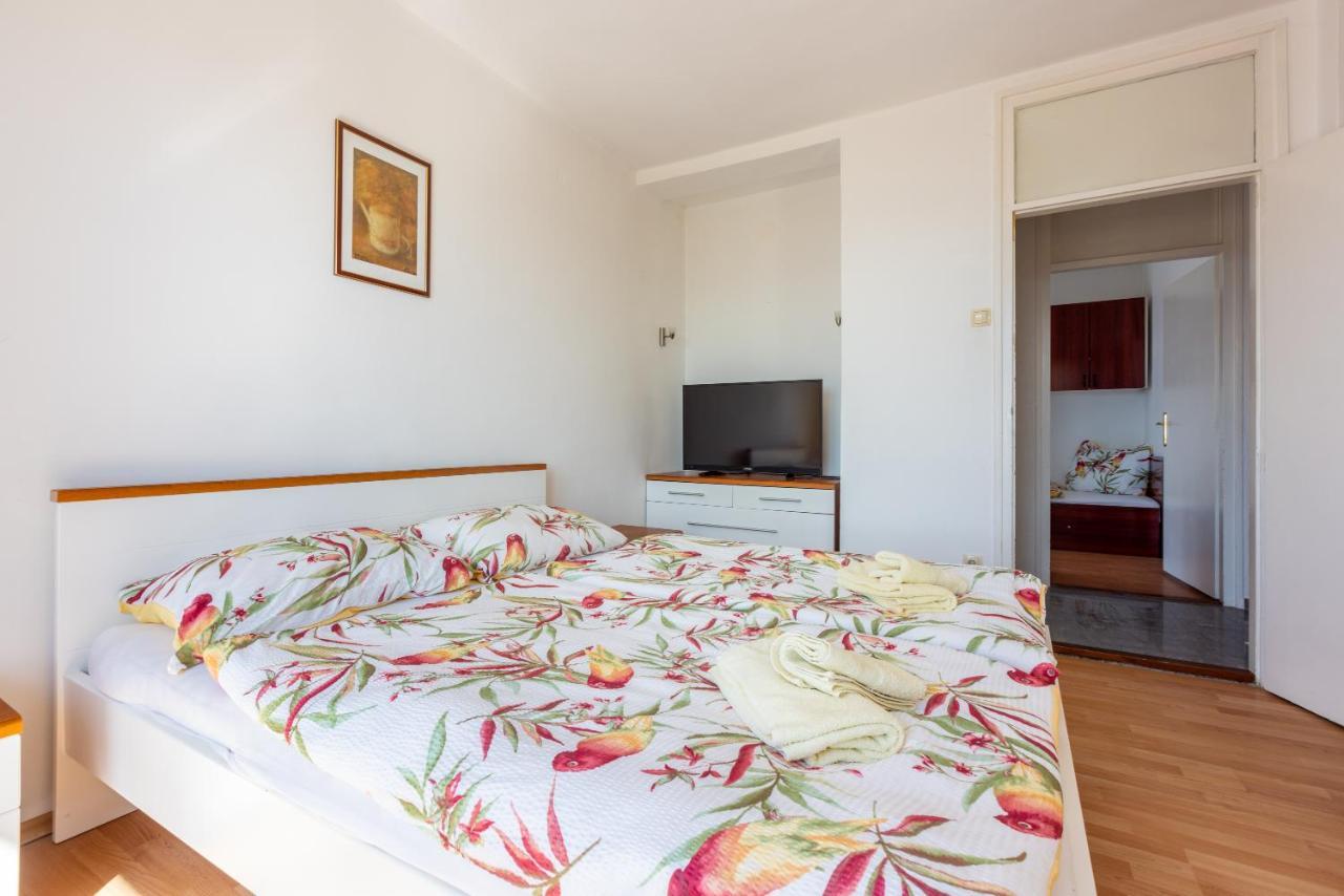 Apartment Mira "Pet Friendly" Crikvenica Kültér fotó