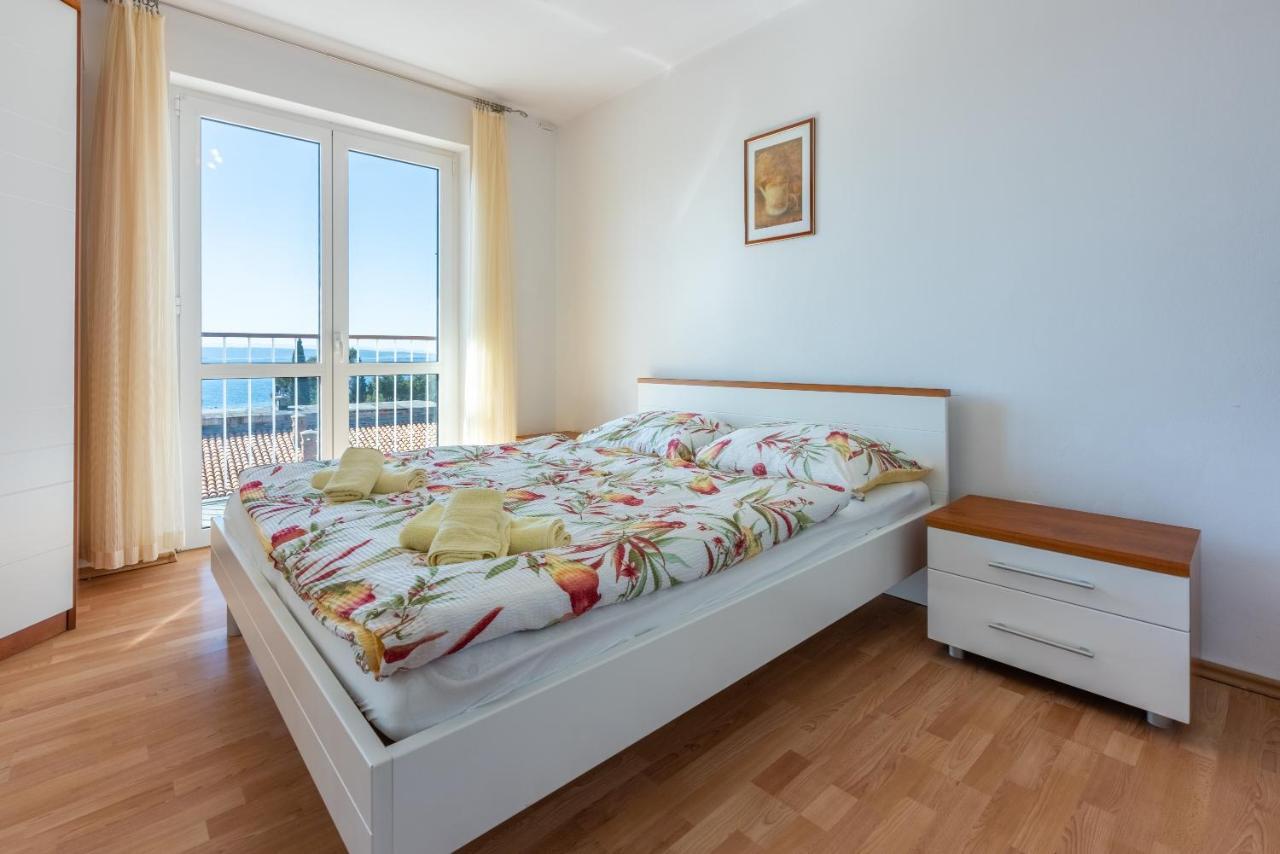 Apartment Mira "Pet Friendly" Crikvenica Kültér fotó