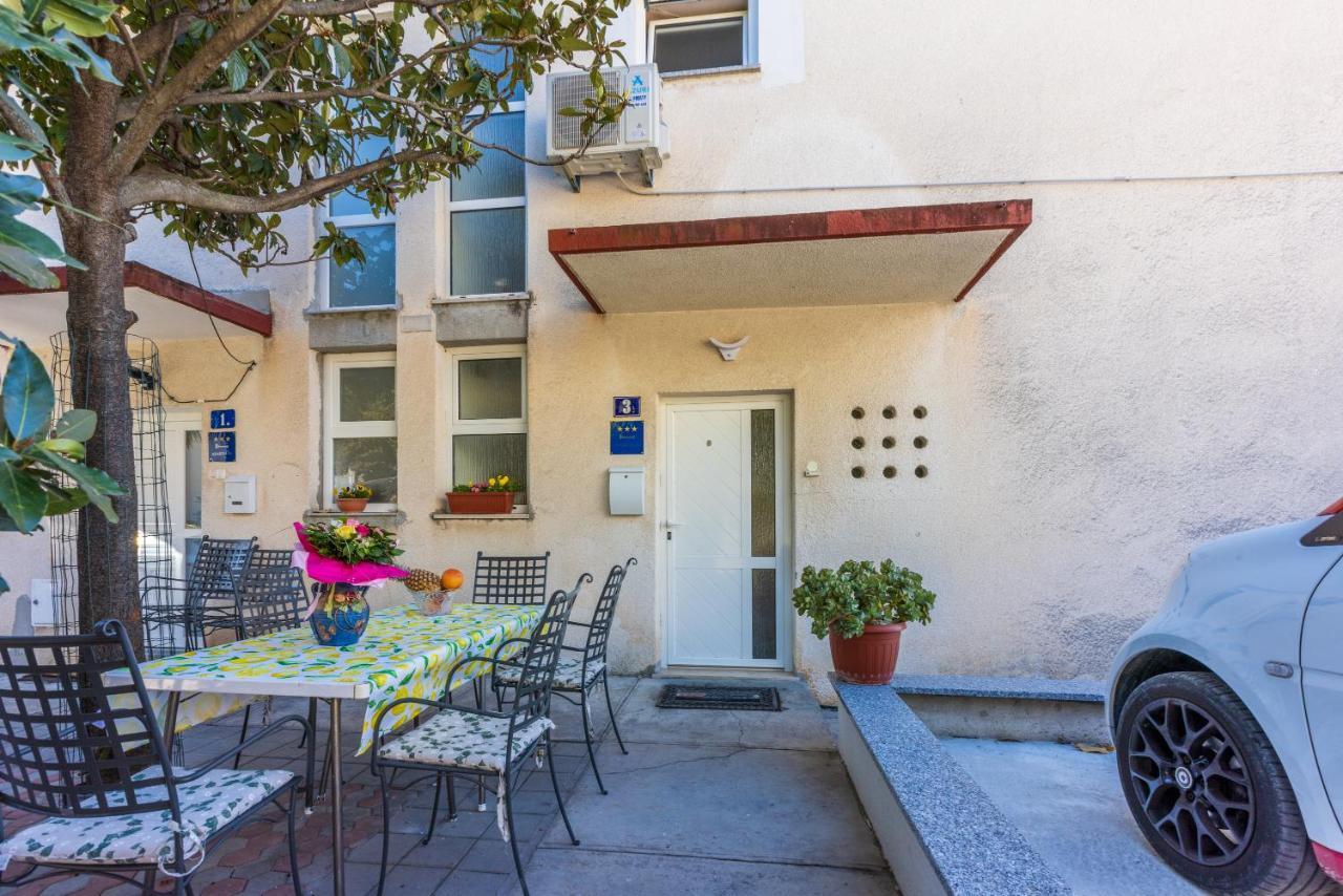 Apartment Mira "Pet Friendly" Crikvenica Kültér fotó